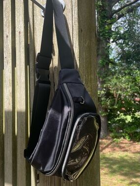 Black Men’s Sling Crossbody Bag - Sleek Urban Carry
